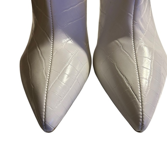 Madden Girl - Stasha – White Size 7M Embossed Croc Leather High Boots NWT - Picture 4 of 7